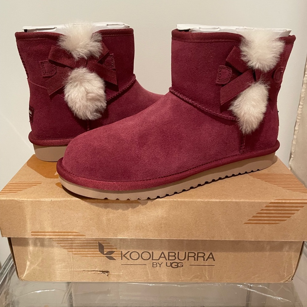 Ugg Mini Short winter Boot Women 7 New!!! + Free Gift